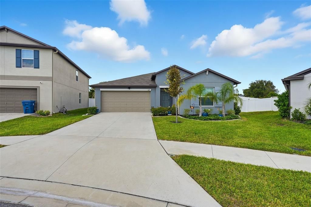 For Sale: $375,000 (4 beds, 2 baths, 1959 Square Feet)