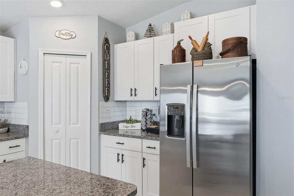 For Sale: $375,000 (4 beds, 2 baths, 1959 Square Feet)