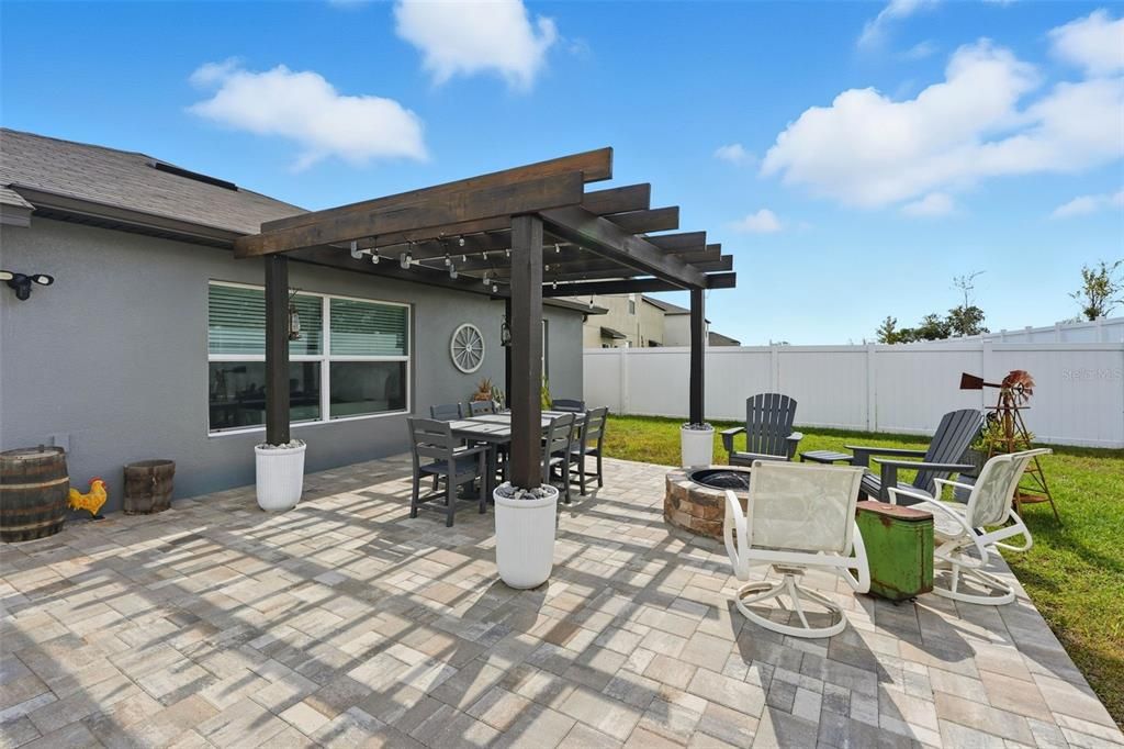 For Sale: $375,000 (4 beds, 2 baths, 1959 Square Feet)