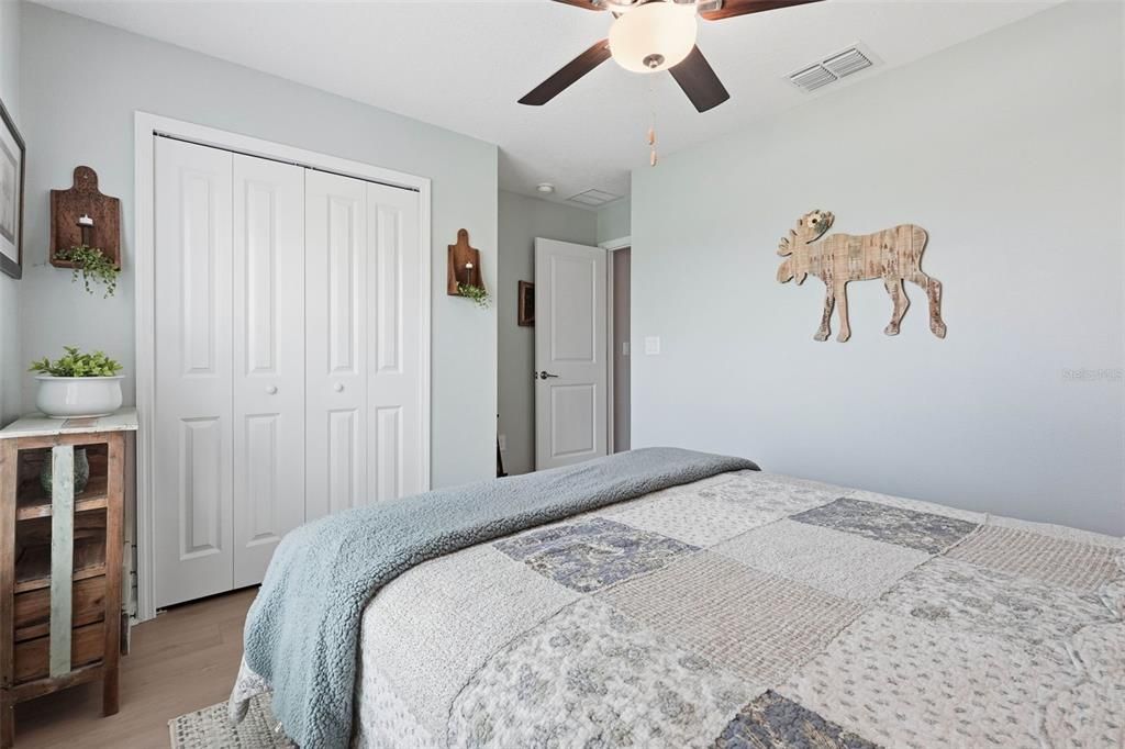 For Sale: $375,000 (4 beds, 2 baths, 1959 Square Feet)