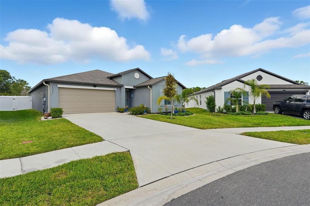 For Sale: $375,000 (4 beds, 2 baths, 1959 Square Feet)