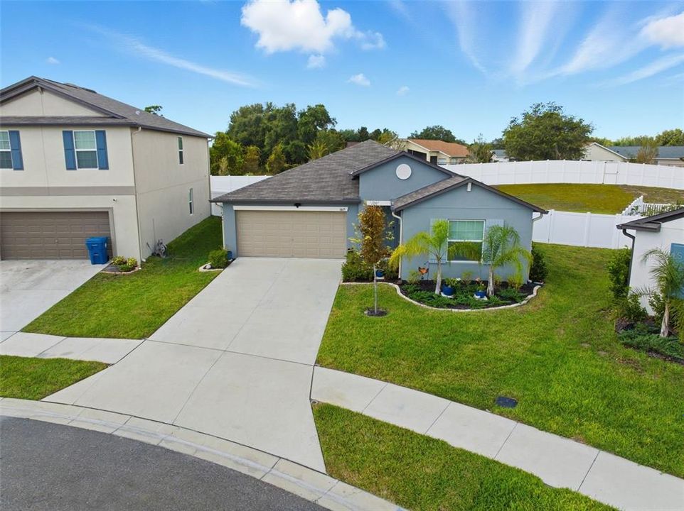 For Sale: $375,000 (4 beds, 2 baths, 1959 Square Feet)