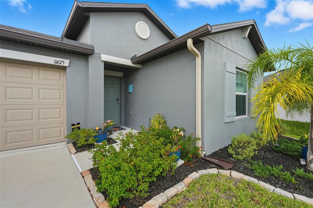 For Sale: $375,000 (4 beds, 2 baths, 1959 Square Feet)