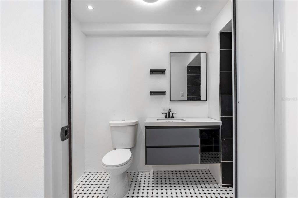 待售: $975,000 (4 贝兹, 4 浴室, 0 平方英尺)