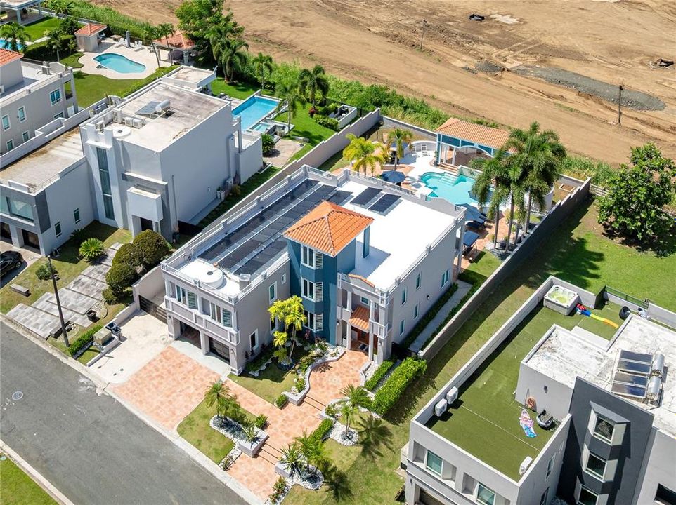 待售: $975,000 (4 贝兹, 4 浴室, 0 平方英尺)