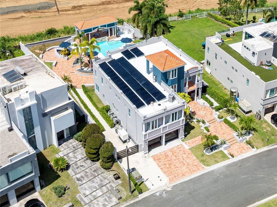 待售: $975,000 (4 贝兹, 4 浴室, 0 平方英尺)