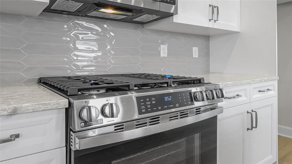 For Sale: $419,990 (2 beds, 2 baths, 1434 Square Feet)