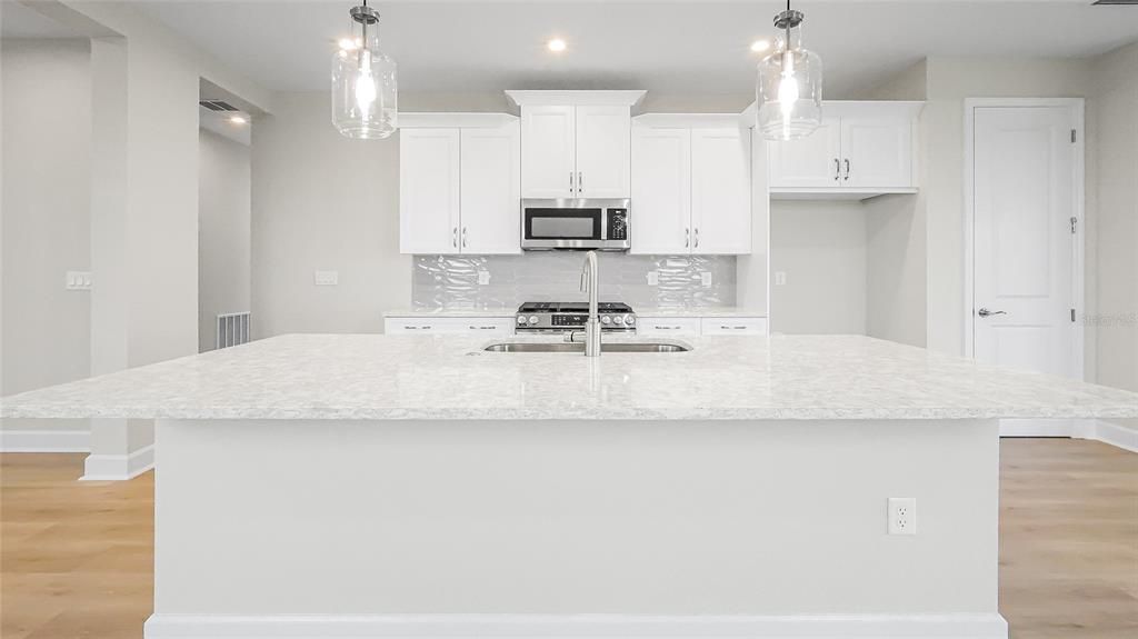 For Sale: $419,990 (2 beds, 2 baths, 1434 Square Feet)