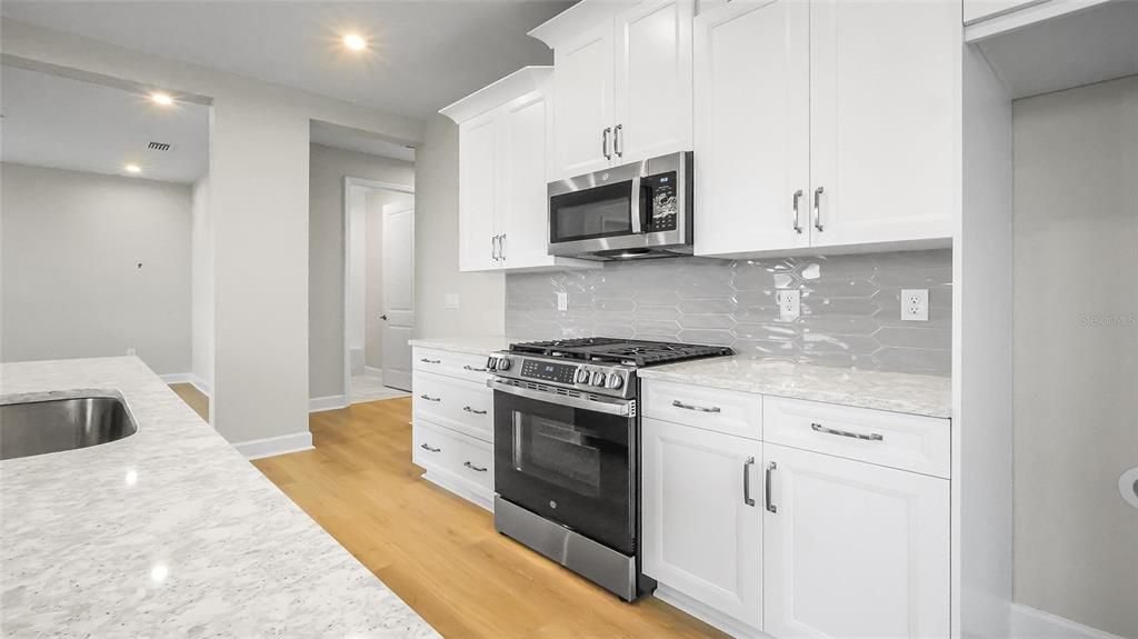 For Sale: $419,990 (2 beds, 2 baths, 1434 Square Feet)