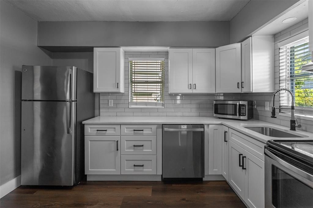 For Rent: $2,750 (3 beds, 1 baths, 1100 Square Feet)