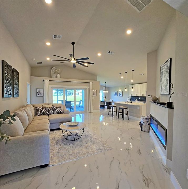 На продажу: $349,900 (3 спален, 2 ванн, 1750 Квадратных фут)