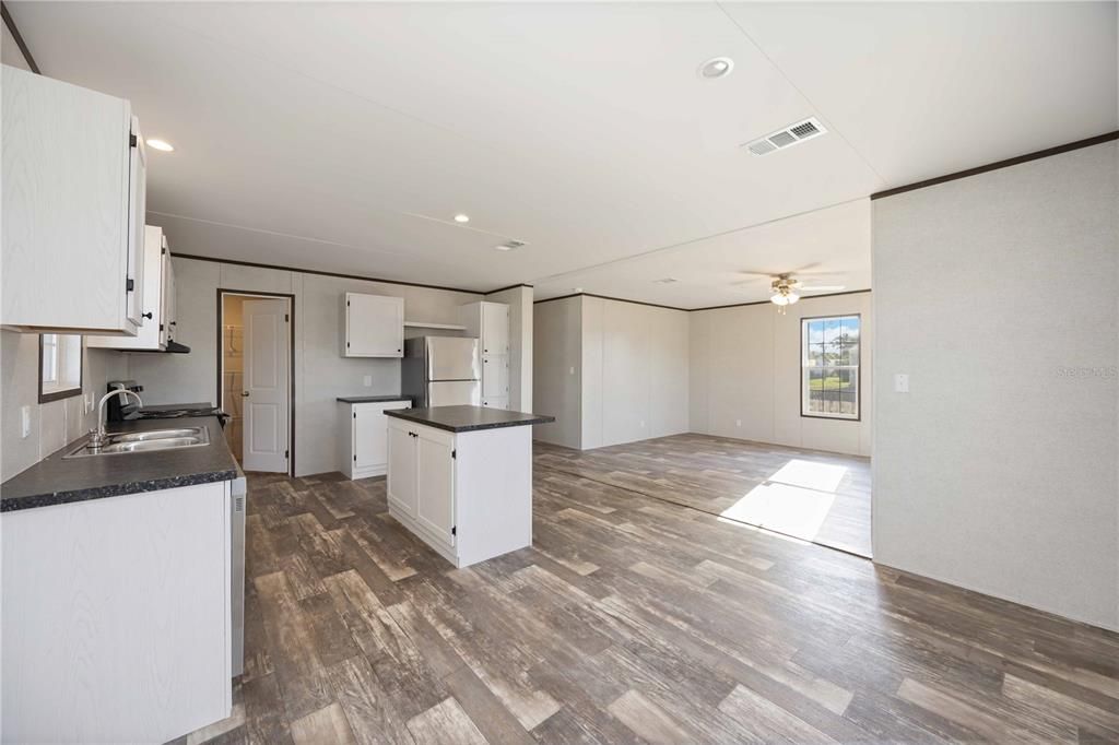 En Venta: $248,500 (3 camas, 2 baños, 1387 Pies cuadrados)