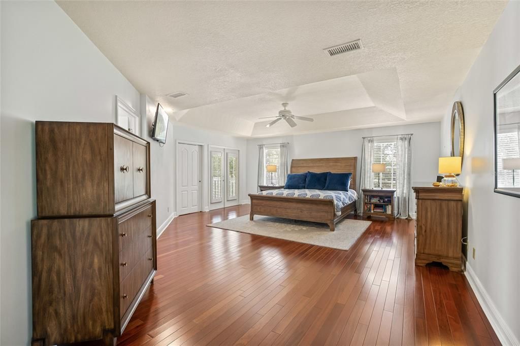 For Sale: $1,450,000 (4 beds, 2 baths, 3504 Square Feet)