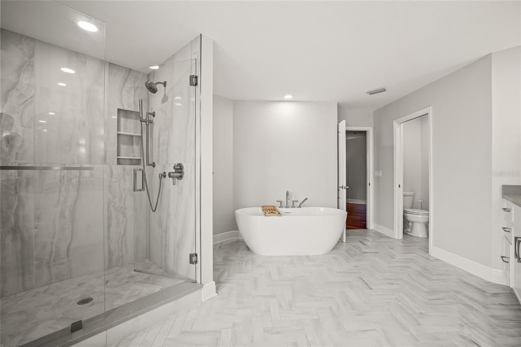 For Sale: $1,450,000 (4 beds, 2 baths, 3504 Square Feet)