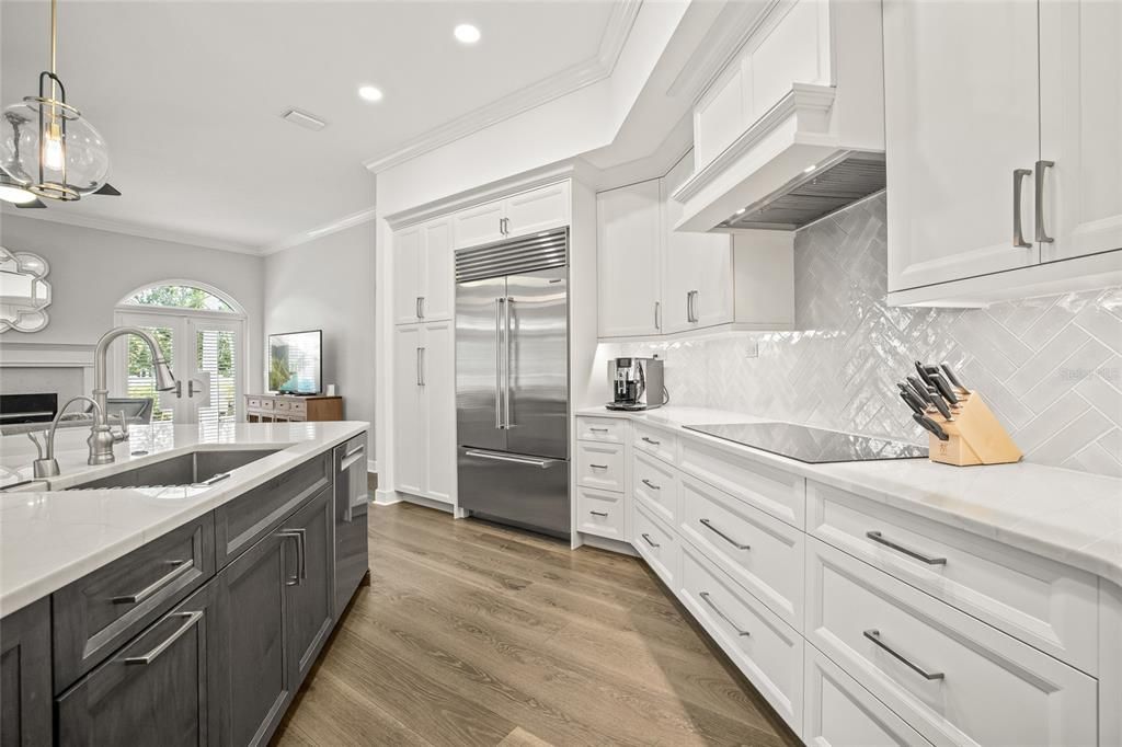 For Sale: $1,450,000 (4 beds, 2 baths, 3504 Square Feet)