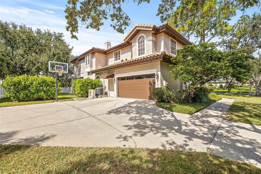 For Sale: $1,450,000 (4 beds, 2 baths, 3504 Square Feet)