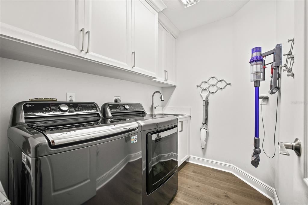 For Sale: $1,450,000 (4 beds, 2 baths, 3504 Square Feet)