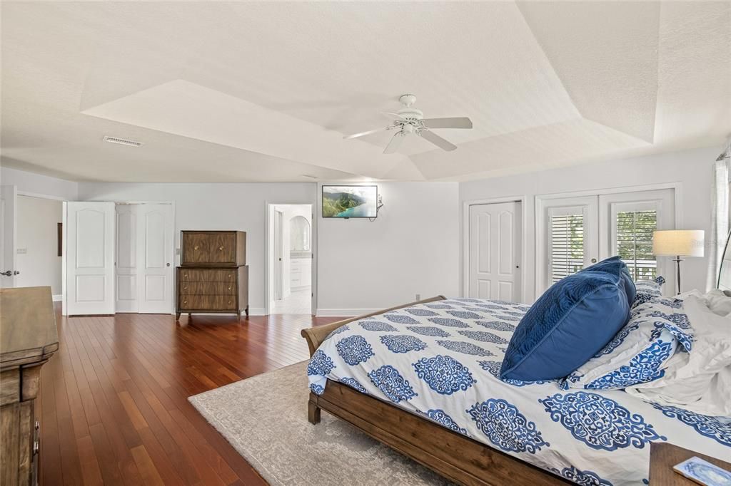 For Sale: $1,450,000 (4 beds, 2 baths, 3504 Square Feet)