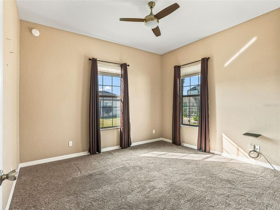 На продажу: $399,000 (3 спален, 2 ванн, 1951 Квадратных фут)