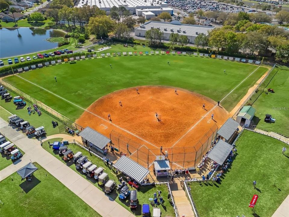 На продажу: $399,000 (3 спален, 2 ванн, 1951 Квадратных фут)