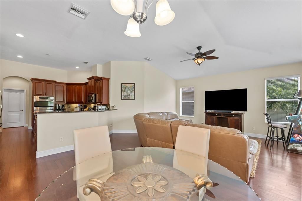 На продажу: $652,900 (4 спален, 4 ванн, 3763 Квадратных фут)