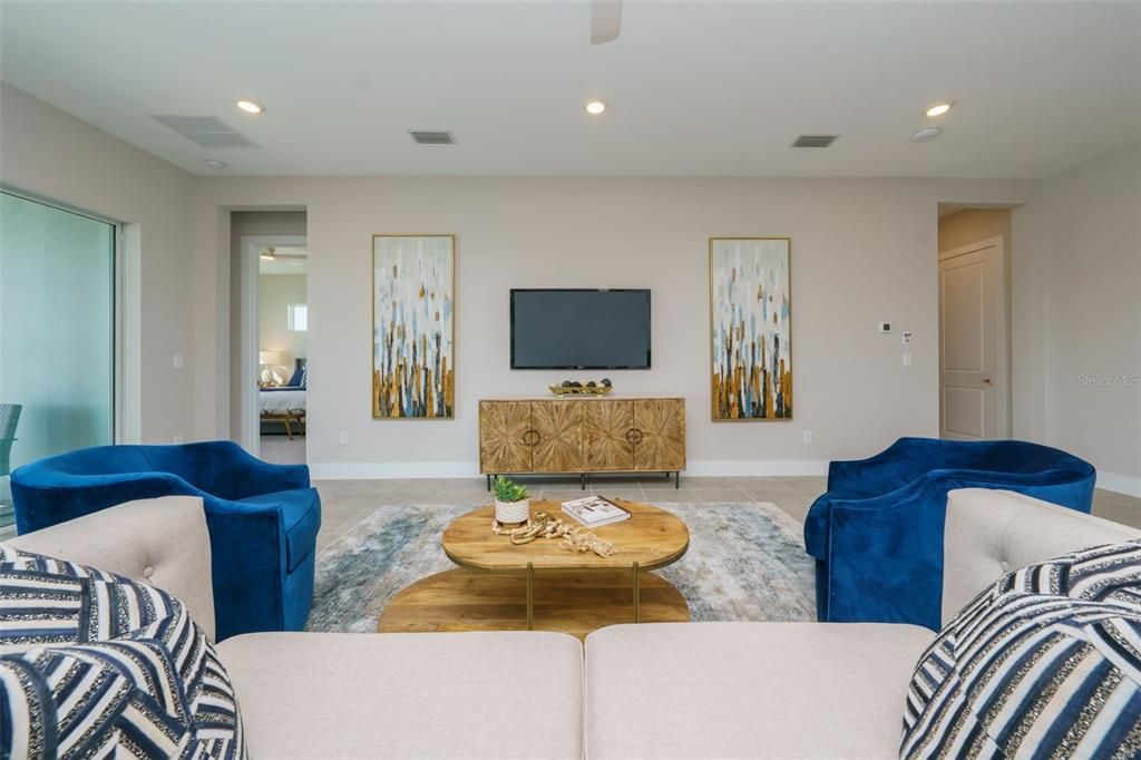 For Sale: $850,000 (3 beds, 2 baths, 2735 Square Feet)