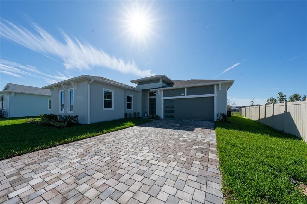 For Sale: $850,000 (3 beds, 2 baths, 2735 Square Feet)