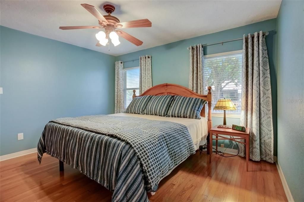 Active With Contract: $2,900 (3 beds, 2 baths, 1580 Square Feet)