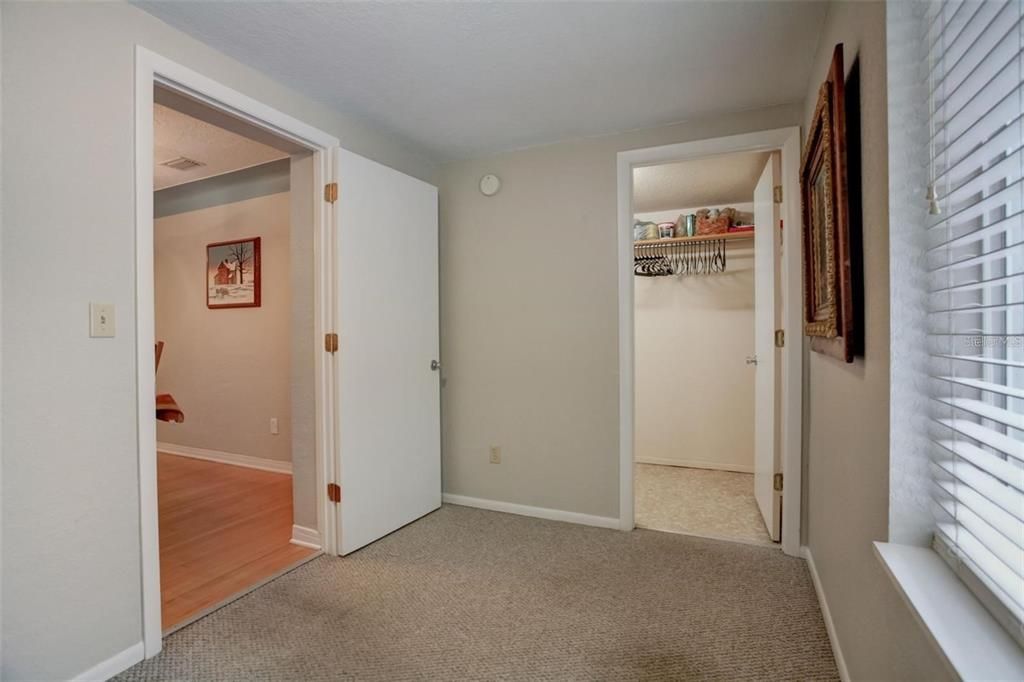 Active With Contract: $2,900 (3 beds, 2 baths, 1580 Square Feet)