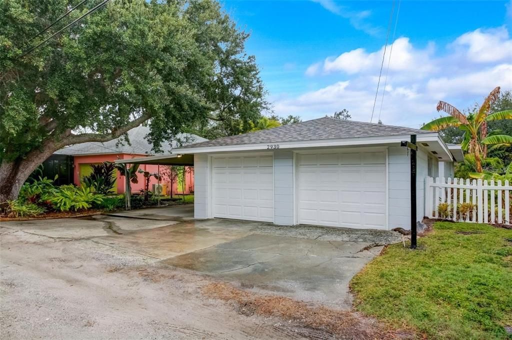 Active With Contract: $2,900 (3 beds, 2 baths, 1580 Square Feet)