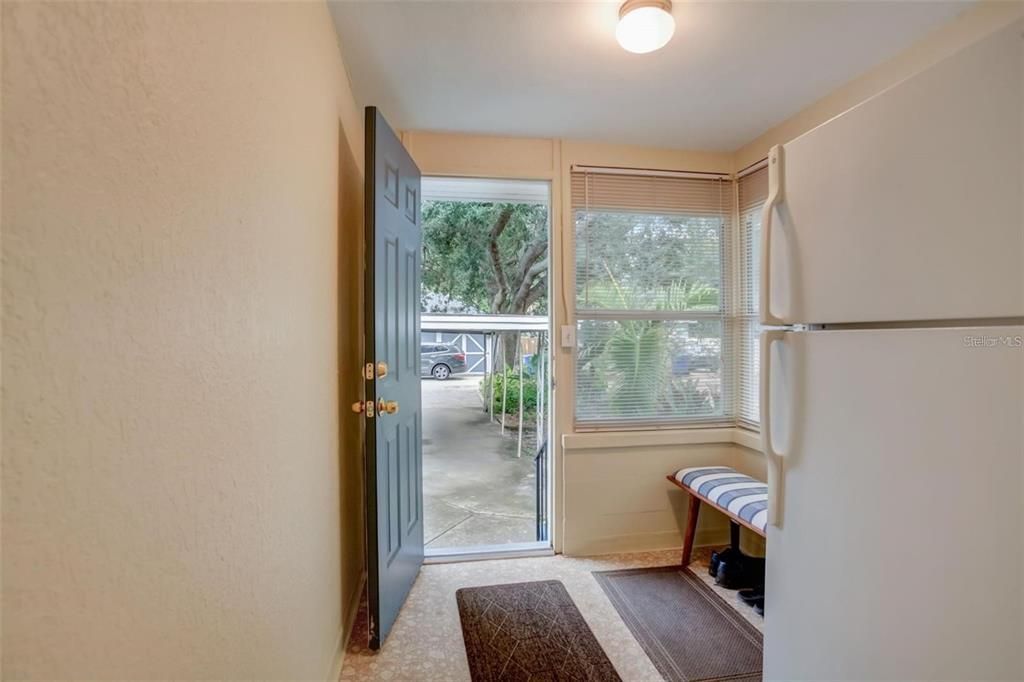 Active With Contract: $2,900 (3 beds, 2 baths, 1580 Square Feet)