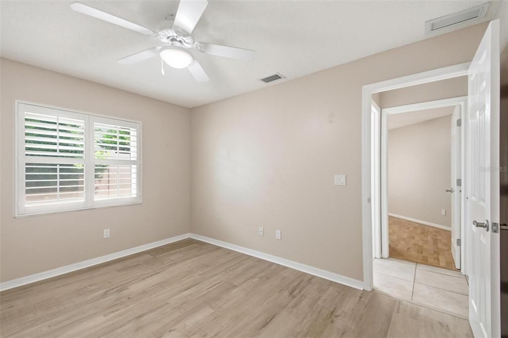 Под контрактом: $700,000 (4 спален, 2 ванн, 2088 Квадратных фут)