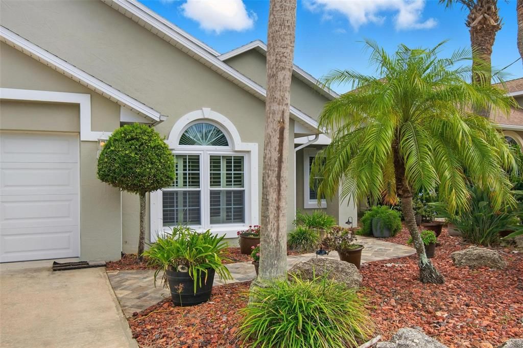 Под контрактом: $700,000 (4 спален, 2 ванн, 2088 Квадратных фут)