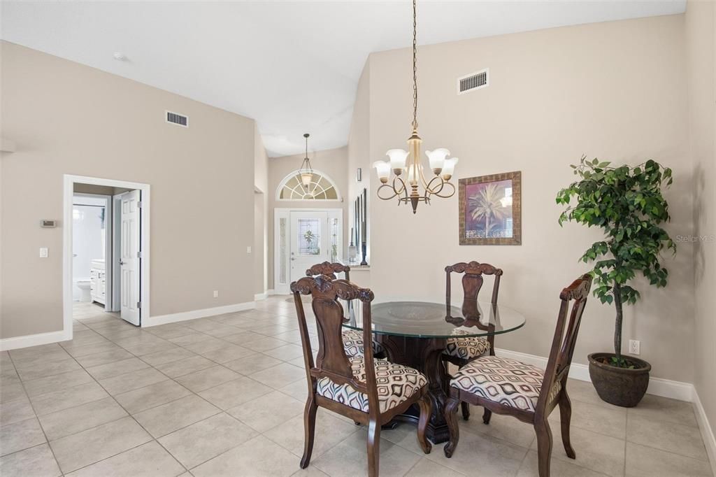 Под контрактом: $700,000 (4 спален, 2 ванн, 2088 Квадратных фут)