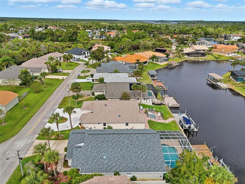 Под контрактом: $700,000 (4 спален, 2 ванн, 2088 Квадратных фут)