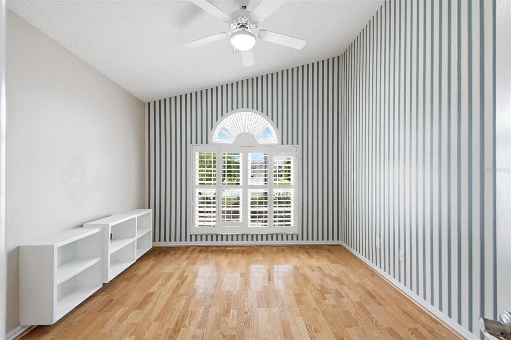 Под контрактом: $700,000 (4 спален, 2 ванн, 2088 Квадратных фут)