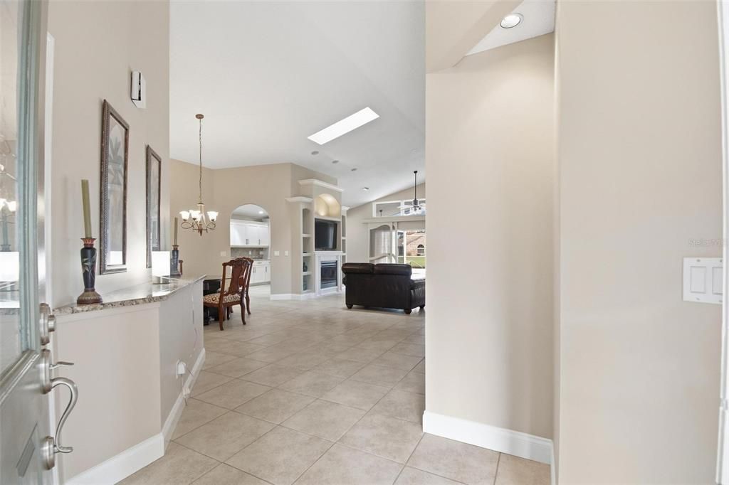 Под контрактом: $700,000 (4 спален, 2 ванн, 2088 Квадратных фут)