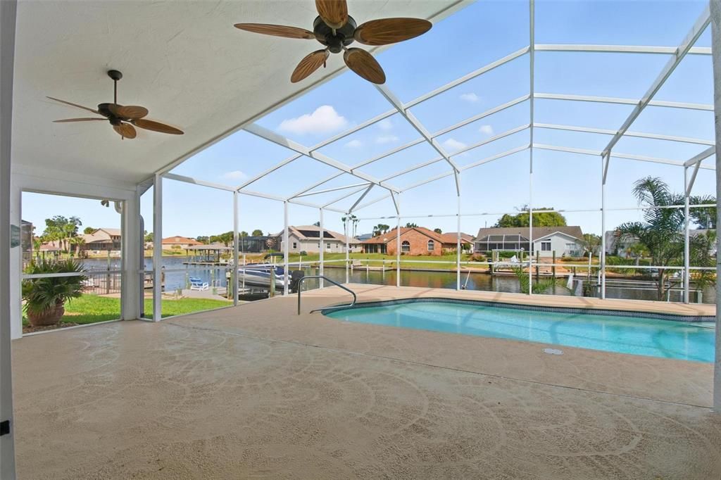 Под контрактом: $700,000 (4 спален, 2 ванн, 2088 Квадратных фут)