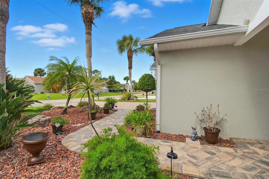 Под контрактом: $700,000 (4 спален, 2 ванн, 2088 Квадратных фут)