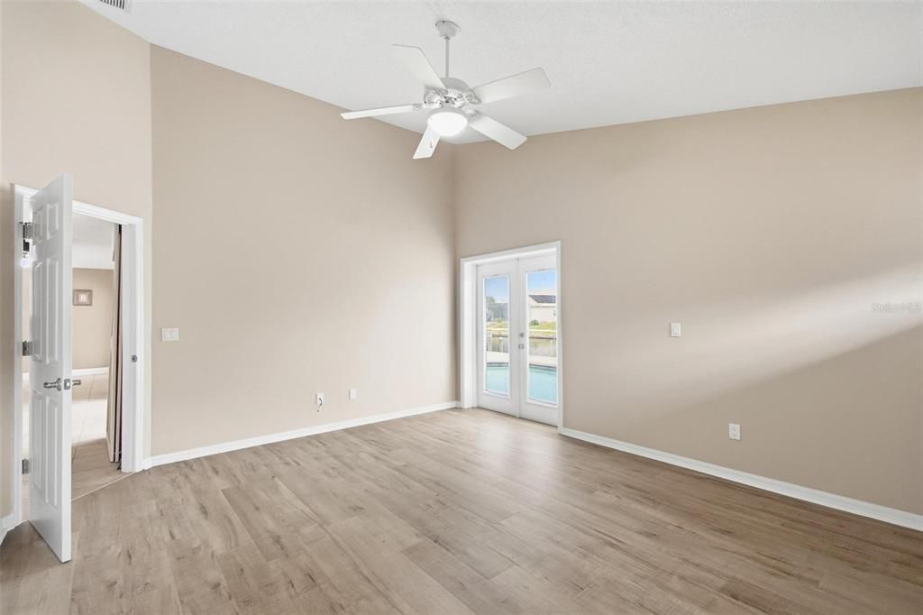 Под контрактом: $700,000 (4 спален, 2 ванн, 2088 Квадратных фут)