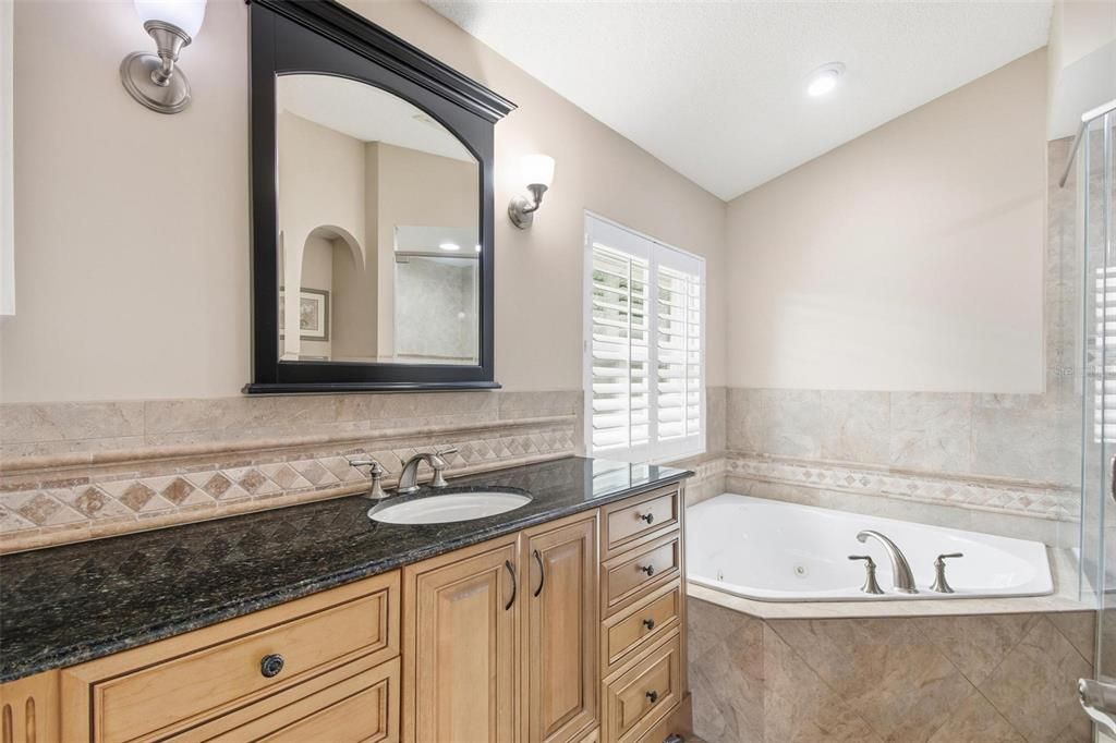 Под контрактом: $700,000 (4 спален, 2 ванн, 2088 Квадратных фут)