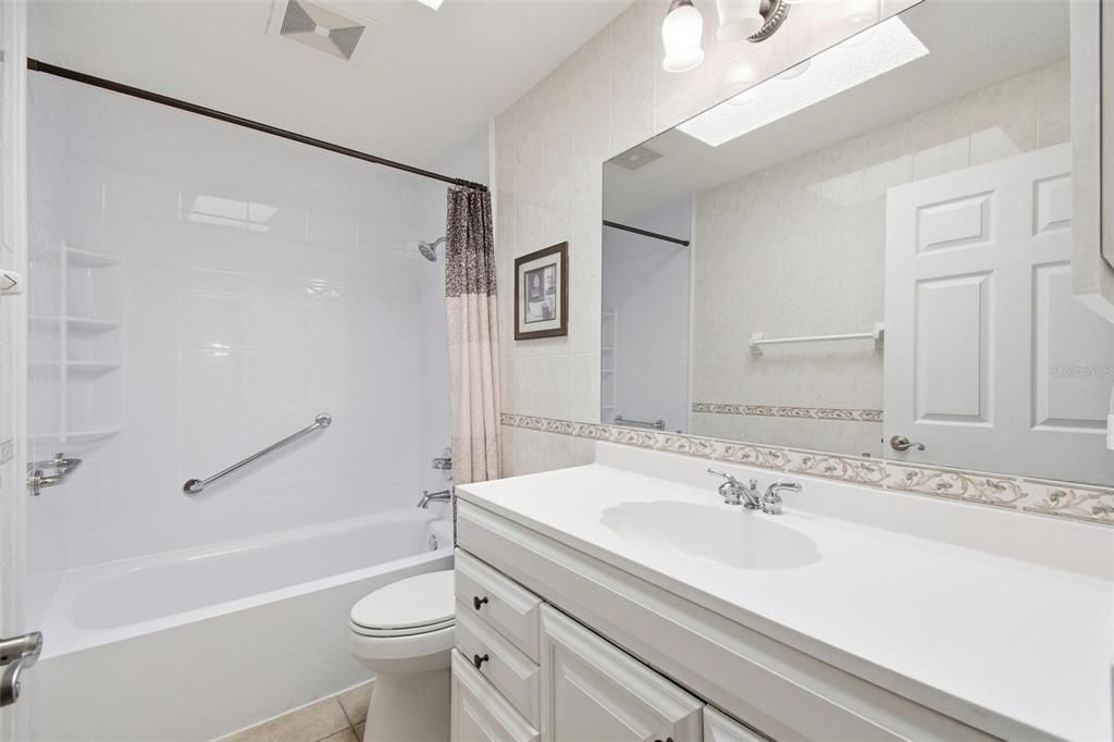 Под контрактом: $700,000 (4 спален, 2 ванн, 2088 Квадратных фут)