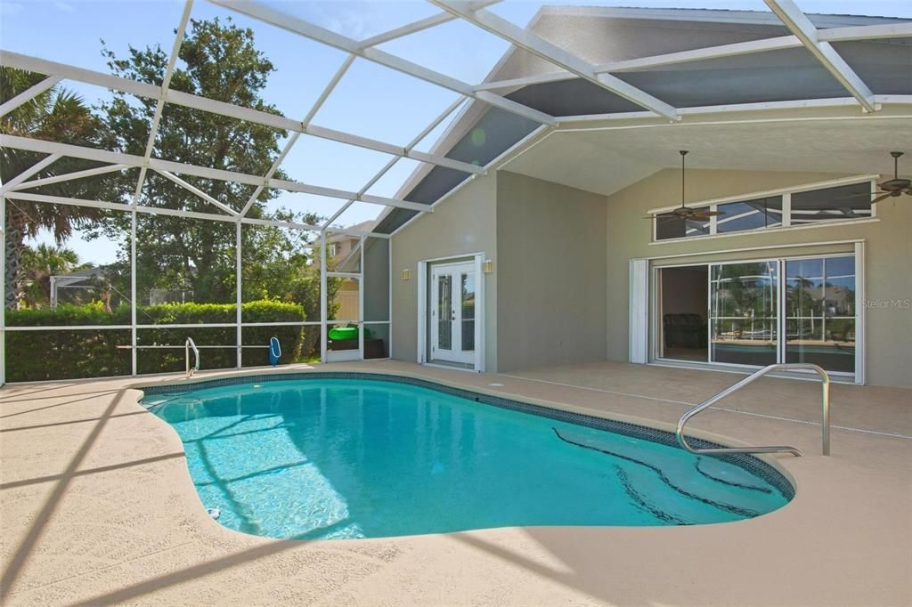 Под контрактом: $700,000 (4 спален, 2 ванн, 2088 Квадратных фут)