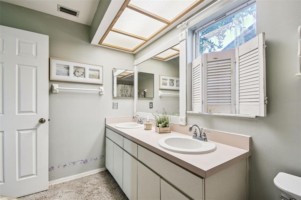 待售: $325,999 (4 贝兹, 3 浴室, 2191 平方英尺)