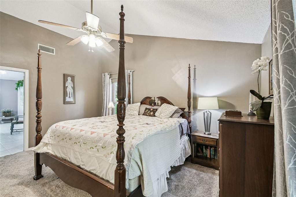 待售: $325,999 (4 贝兹, 3 浴室, 2191 平方英尺)