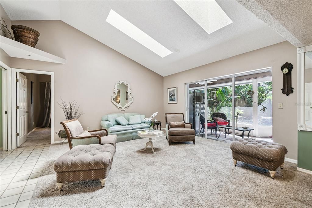 待售: $325,999 (4 贝兹, 3 浴室, 2191 平方英尺)