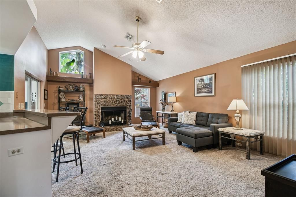 待售: $325,999 (4 贝兹, 3 浴室, 2191 平方英尺)