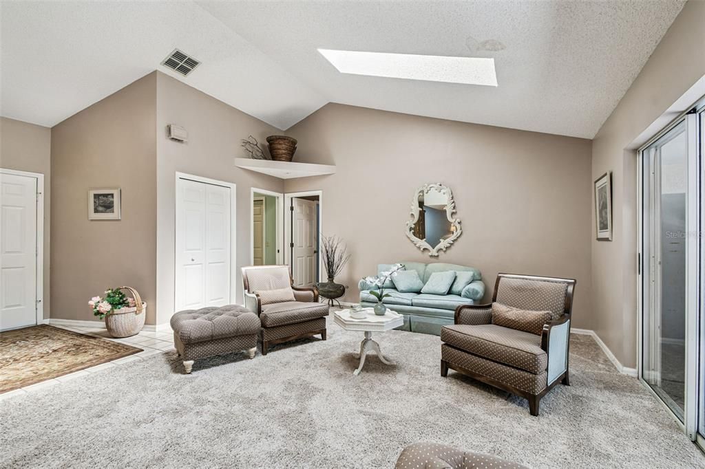 待售: $325,999 (4 贝兹, 3 浴室, 2191 平方英尺)