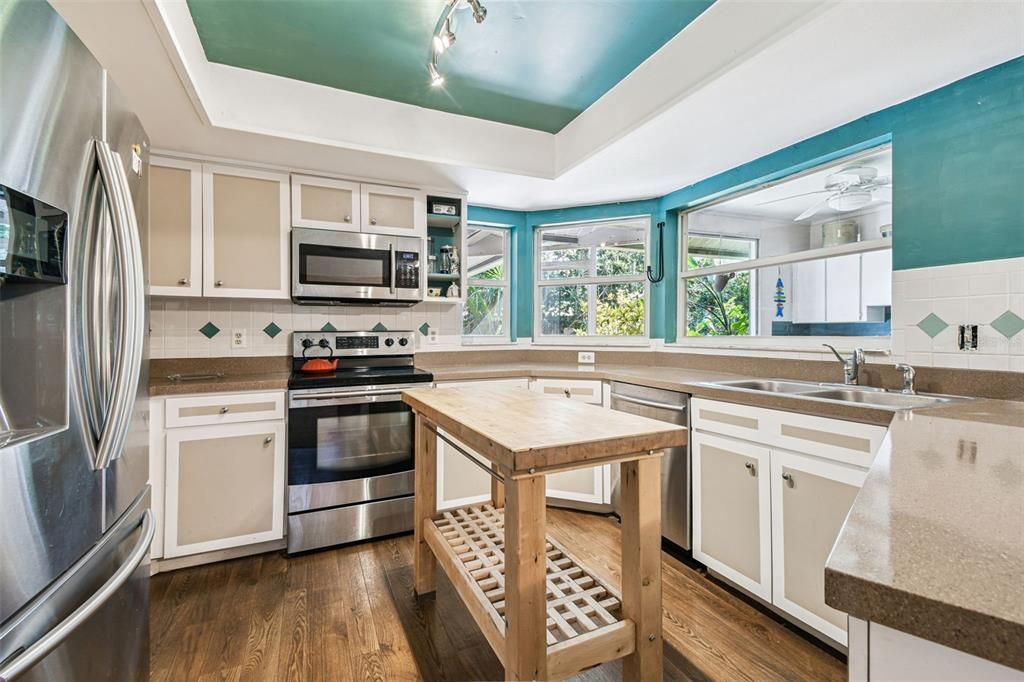 待售: $325,999 (4 贝兹, 3 浴室, 2191 平方英尺)