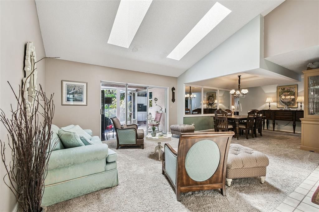 待售: $325,999 (4 贝兹, 3 浴室, 2191 平方英尺)